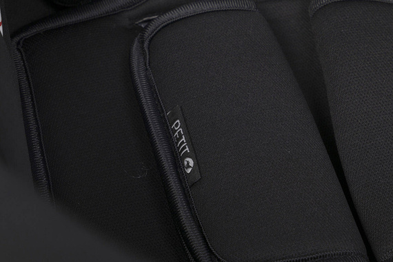 Fotelik samochodowy PETIT Onyx z homologacją R129