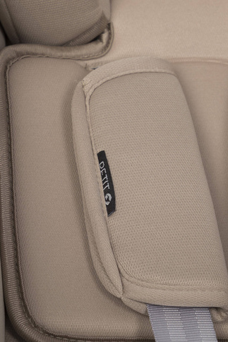 Fotelik samochodowy PETIT Camel z homologacją R129