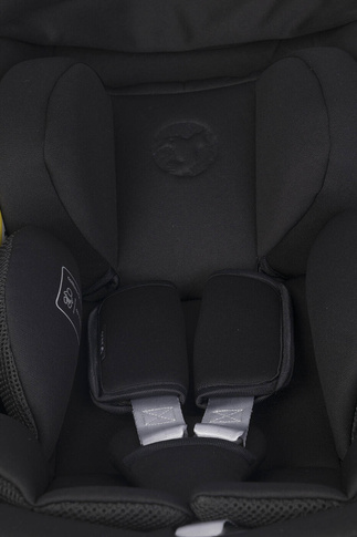 Fotelik samochodowy PETIT Onyx z homologacją R129